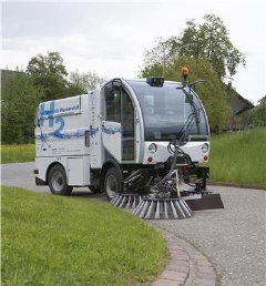 Empa and the Paul Scherrer Institute (PSI) have, in cooperation with industrial partners, developed a hydrogen powered municipal street cleaning vehicle