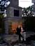 According to award-winning garden artisan, Scott Cohen, the outdoor fireplaces are a booming trend in outdoor living. 