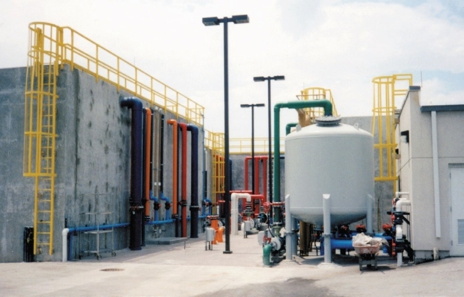 SAFRAIL™ fiberglass ladders and ladder cages from Strongwell