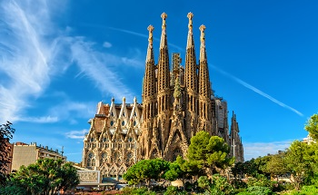 Building La Sagrada Familia