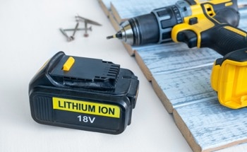 How Batteries are Driving the Electrification of the Construction Industry