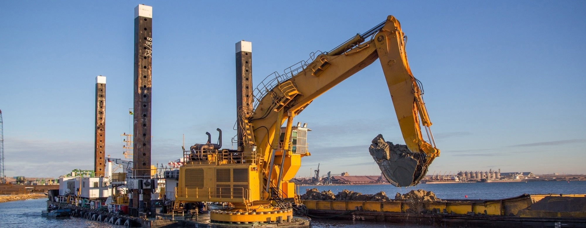 An Overview of Marine Construction Practices: Materials, Durability, and Innovation