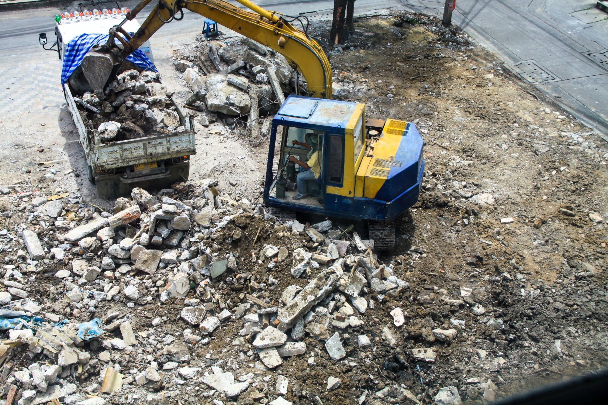 Durable Concrete with Plastic and Demolition Waste