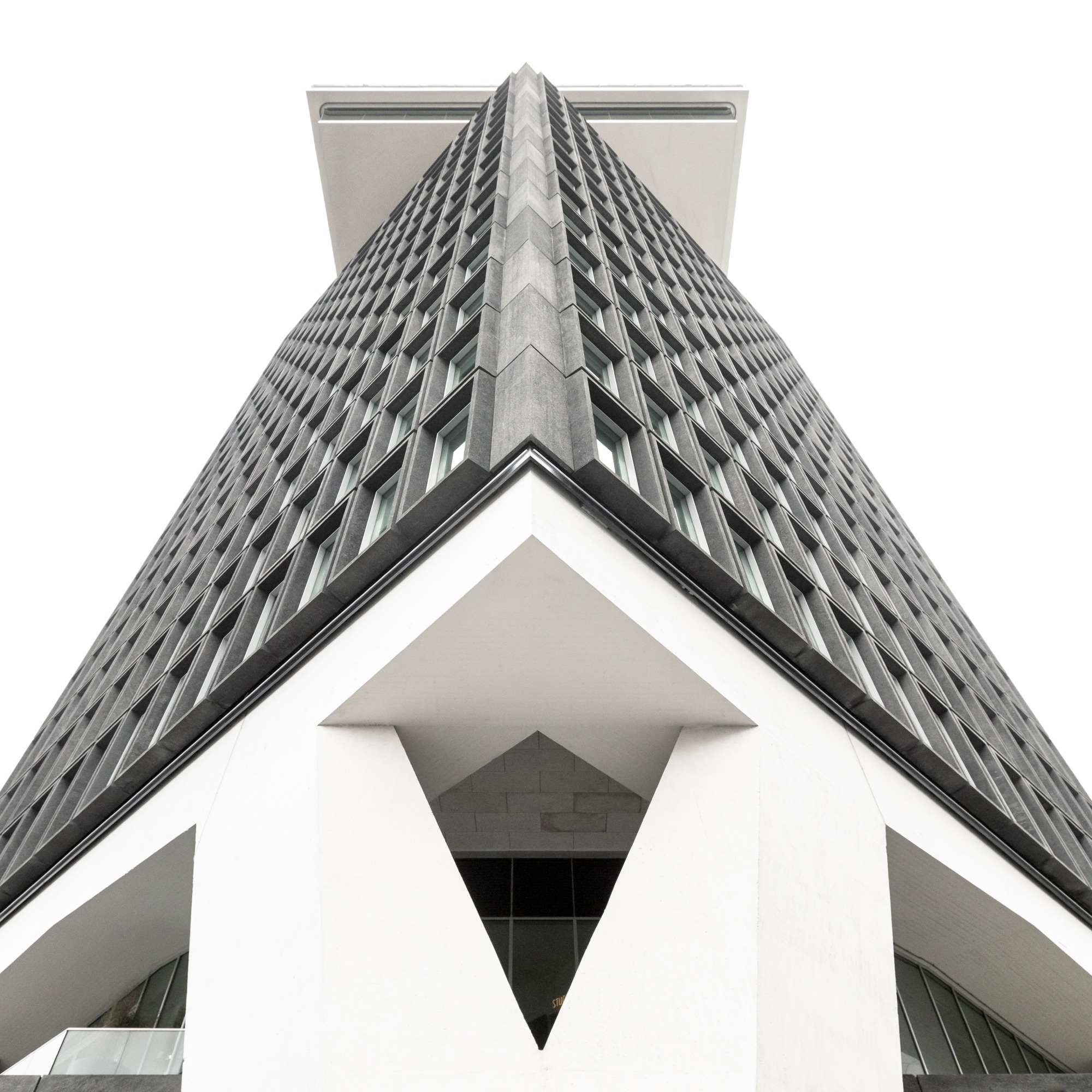 Carbon-Cement Supercapacitor for Sustainable Energy Storage in Buildings