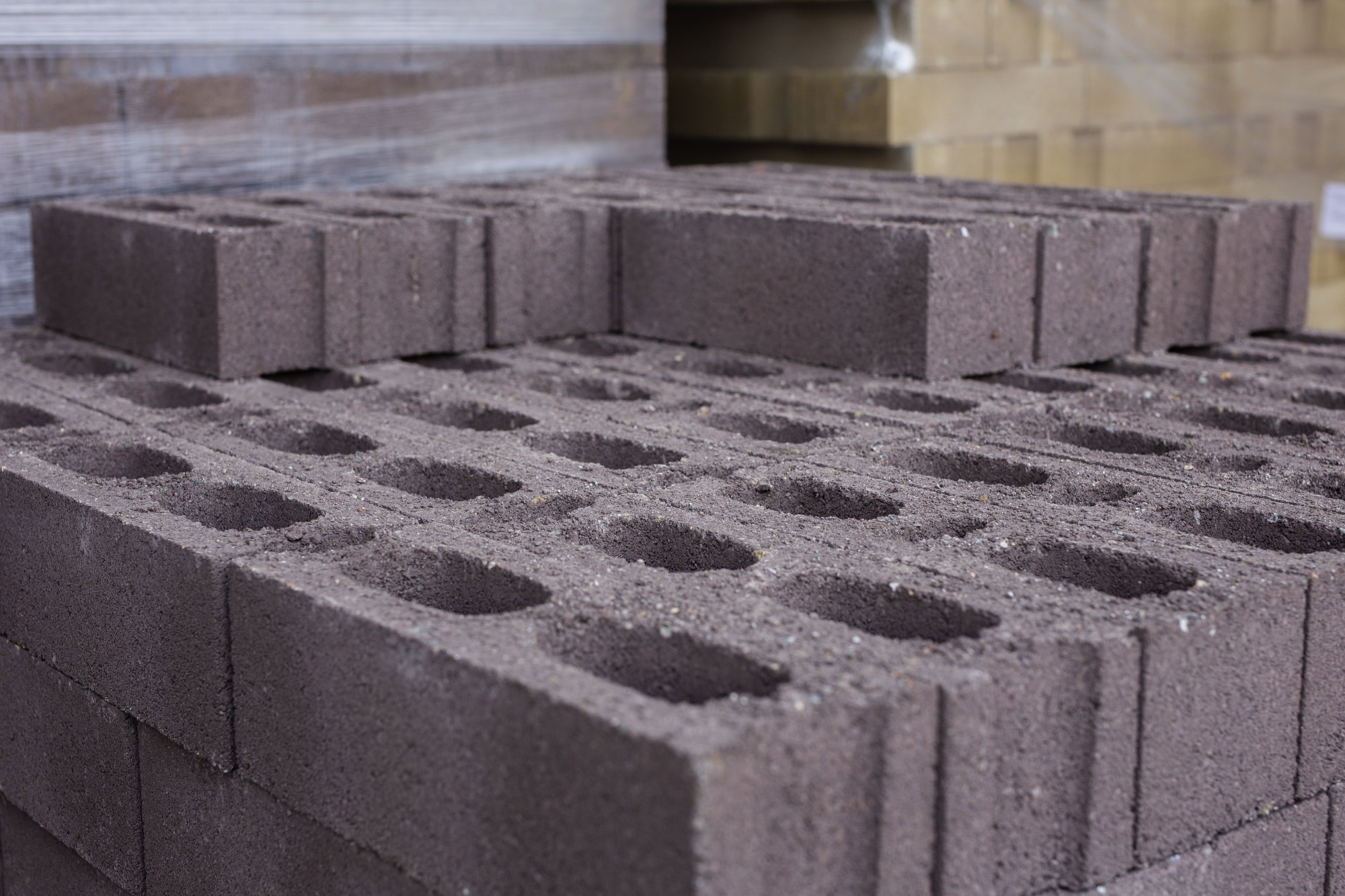 Sustainable cement blocks made in Colombia, with construction waste.