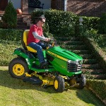 John Deere Introduces New X700 Signature Series Tractors for Lawn Care Maintenance