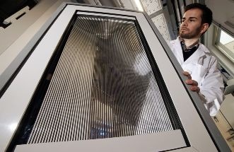 Smart Window for Enhancing Building Energy Efficiency